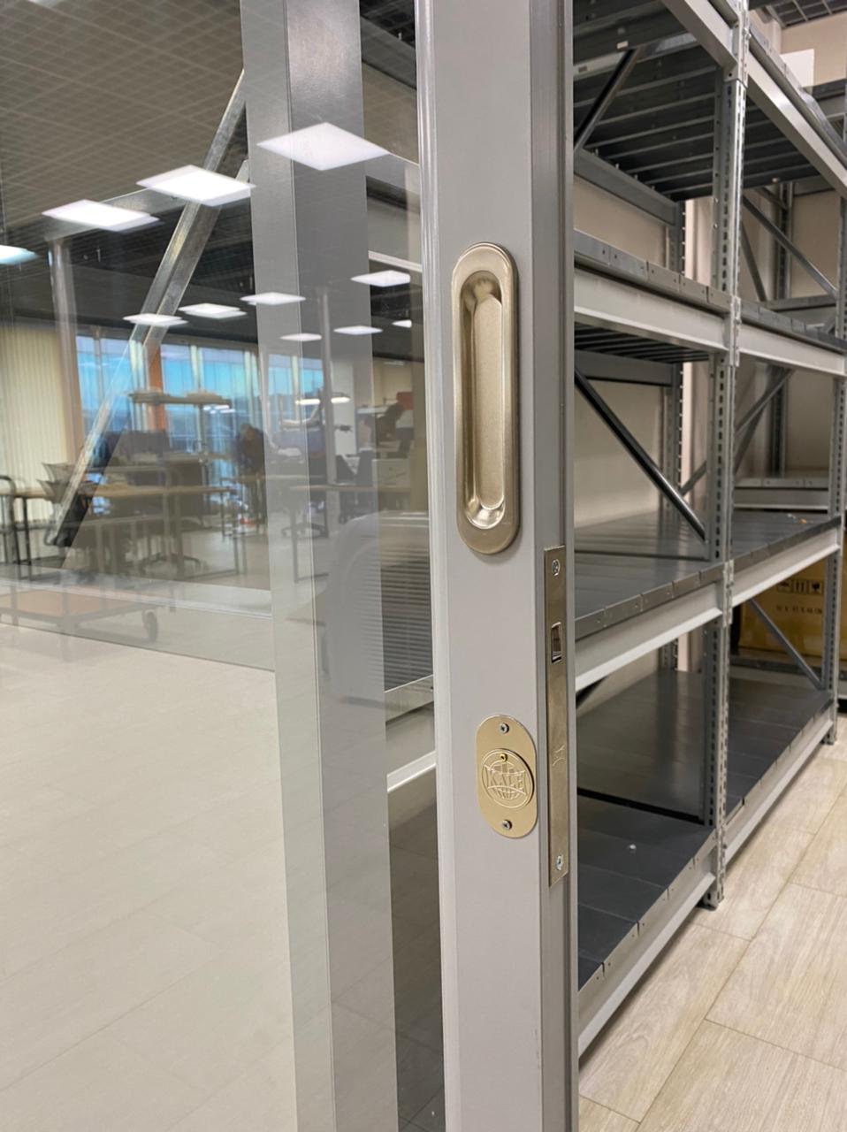 Проект EPEEX по монтажу перегородки на склад с откатными дверьми из алюминия